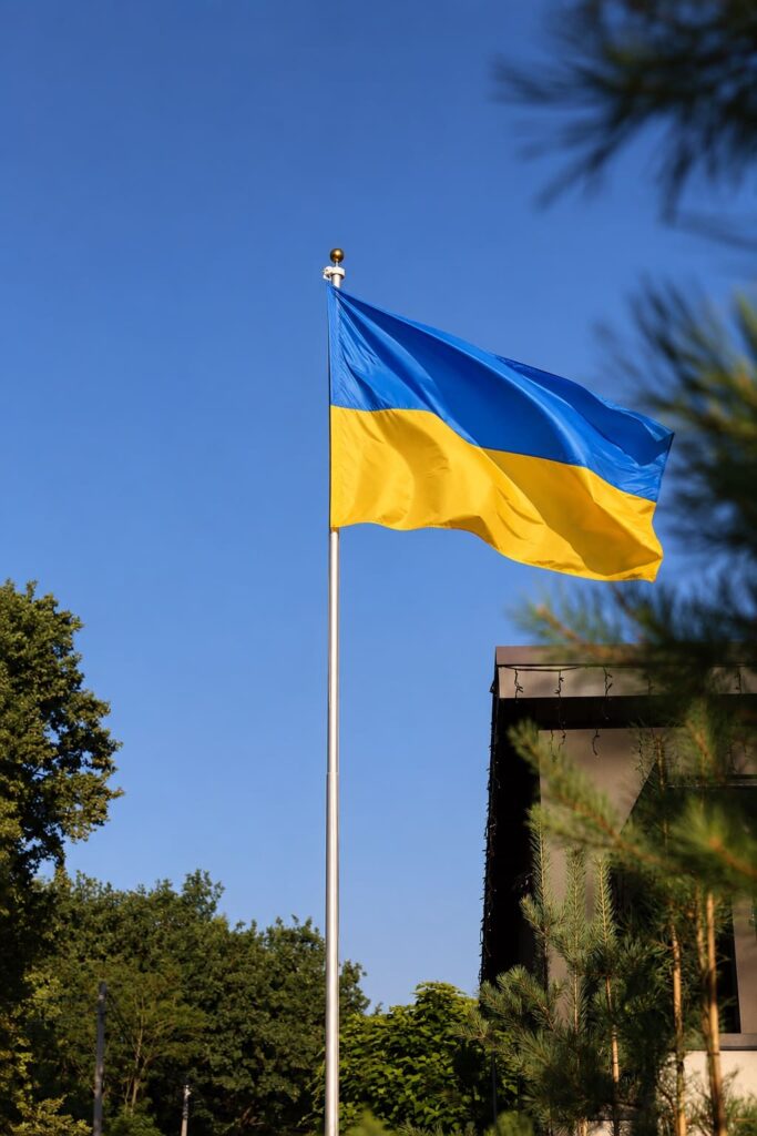 ФЛАГШТОК ТА ПРАПОР УКРАЇНИ